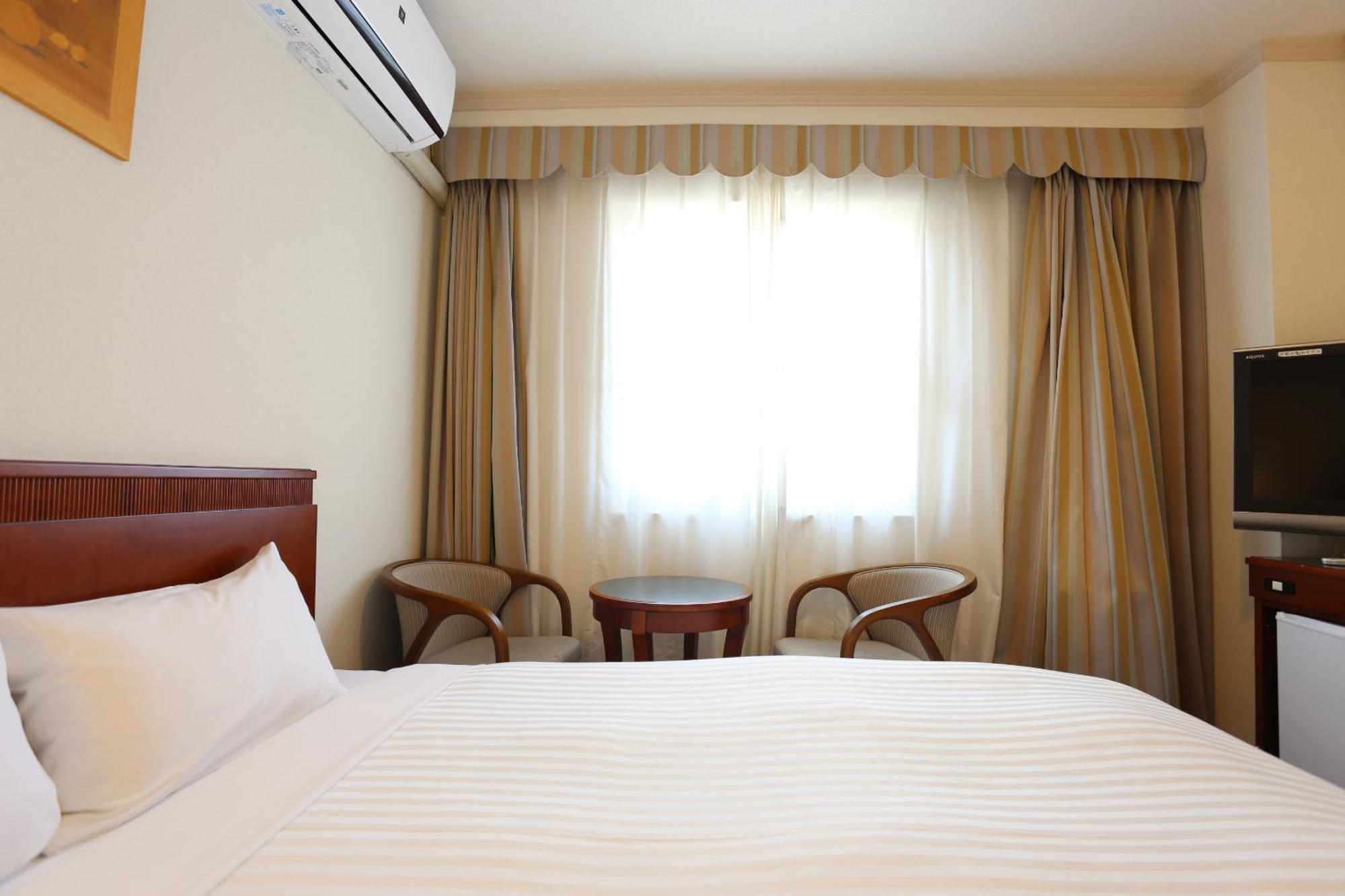 Hotel Castle Inn Suzuka Chuo Exteriör bild